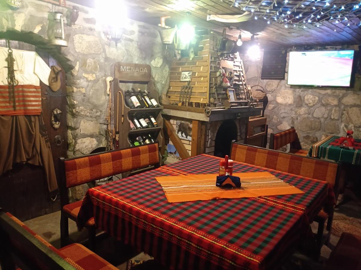 Hotel Кръчмъ При Байката Ribarica Esterno foto