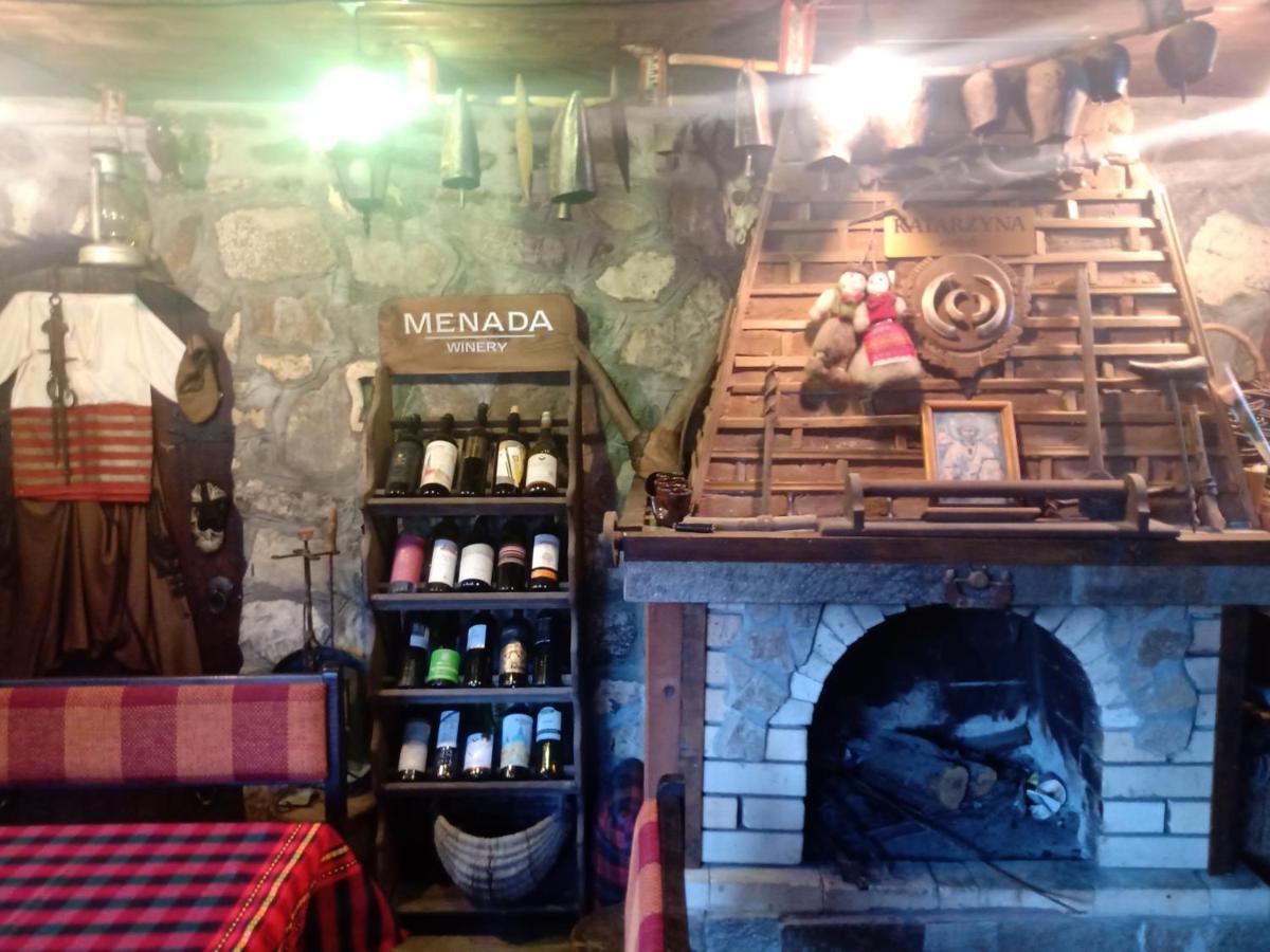 Hotel Кръчмъ При Байката Ribarica Esterno foto