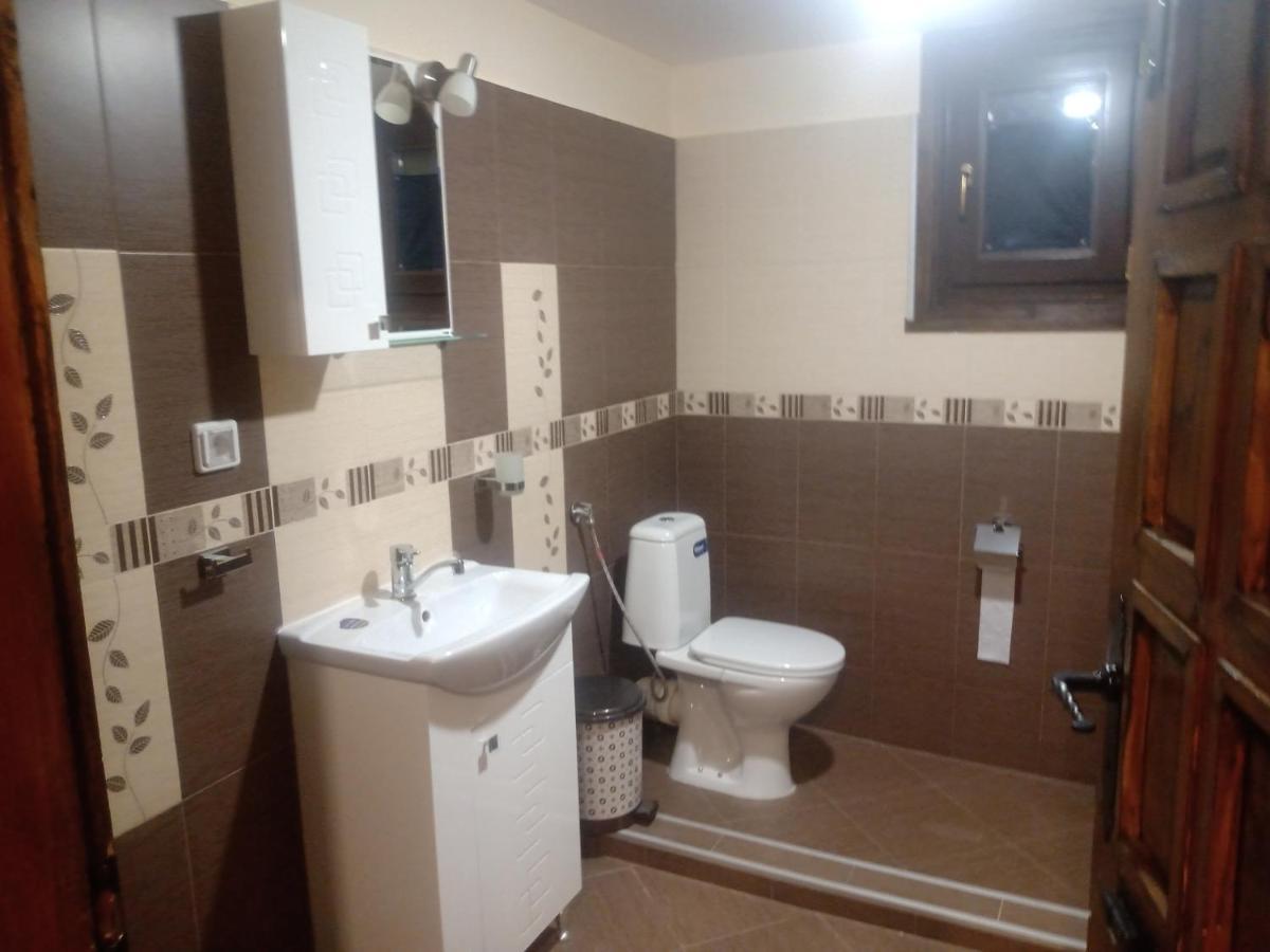 Hotel Кръчмъ При Байката Ribarica Esterno foto