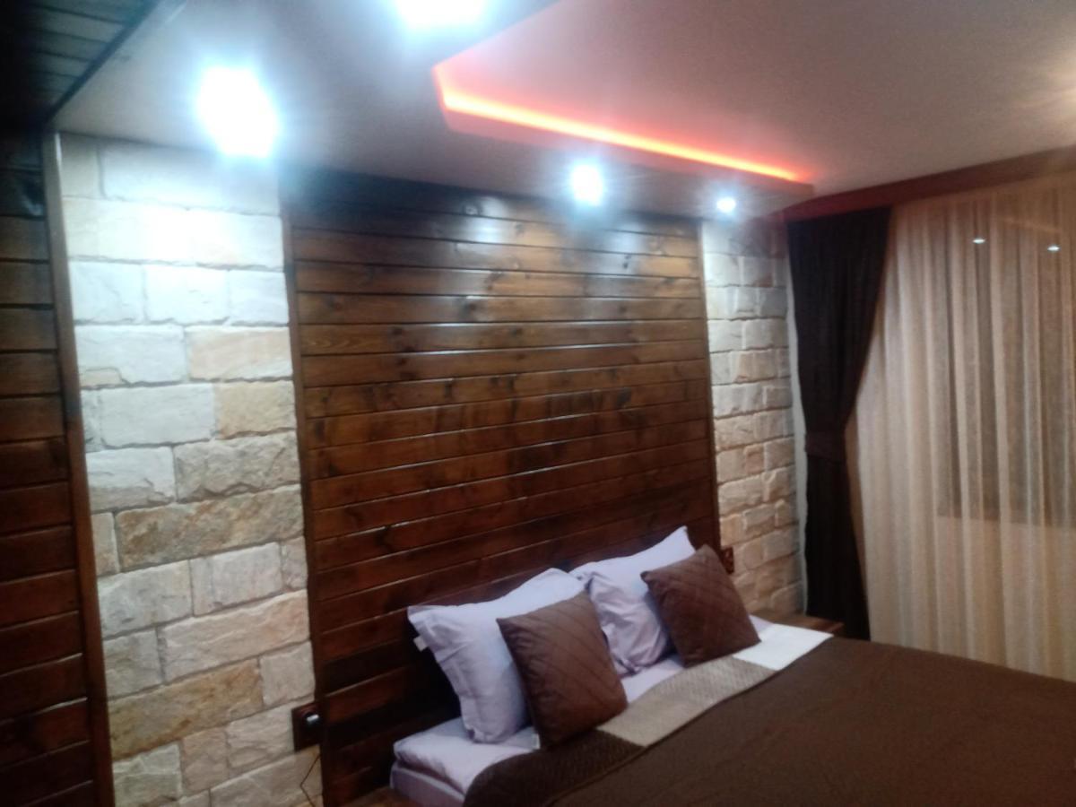 Hotel Кръчмъ При Байката Ribarica Esterno foto