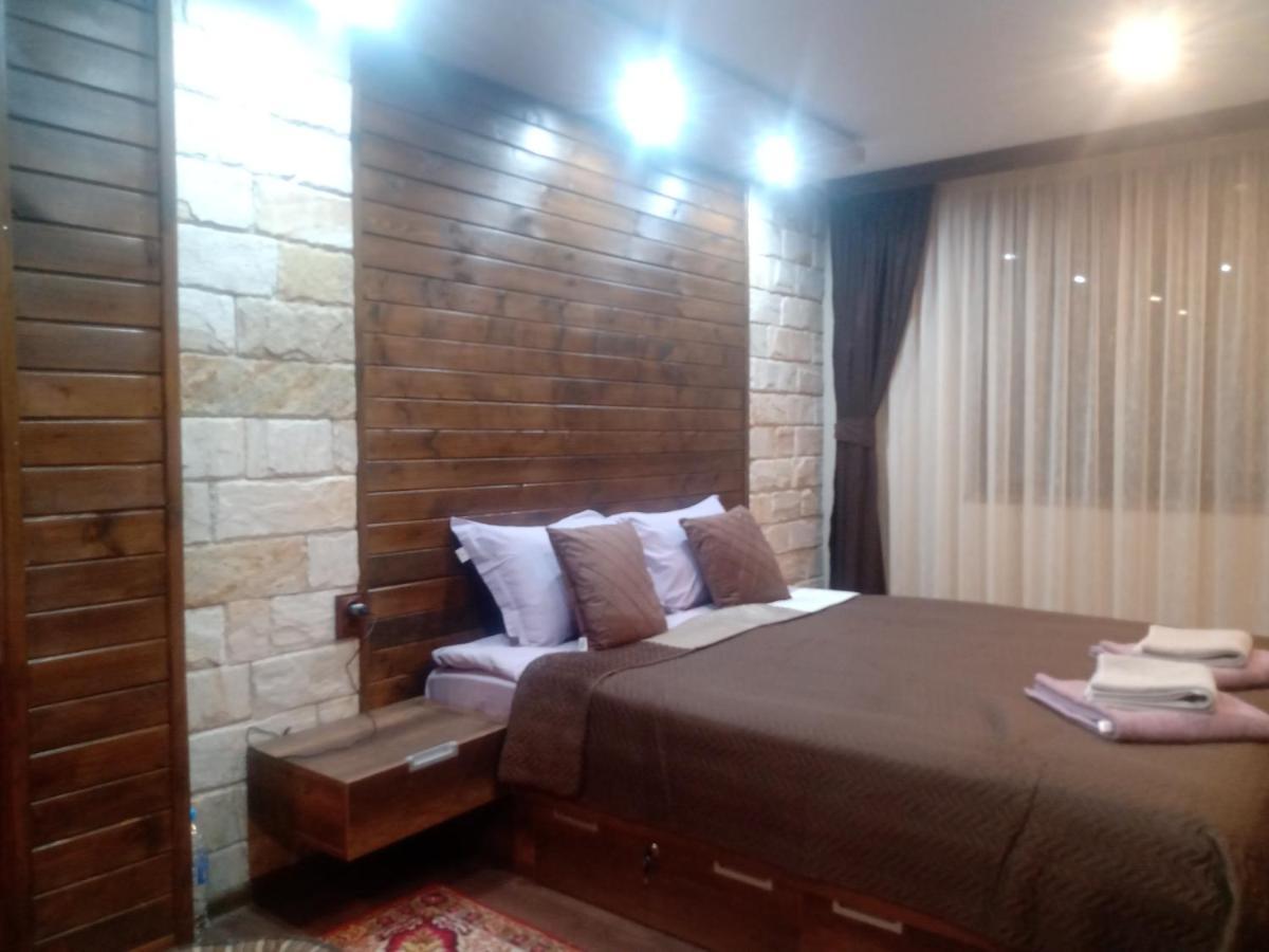 Hotel Кръчмъ При Байката Ribarica Esterno foto