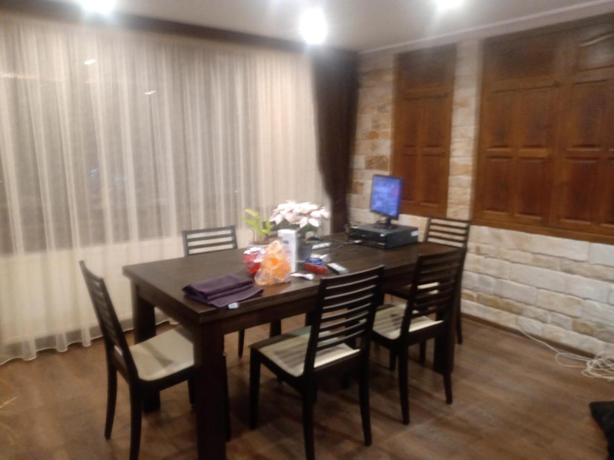 Hotel Кръчмъ При Байката Ribarica Esterno foto